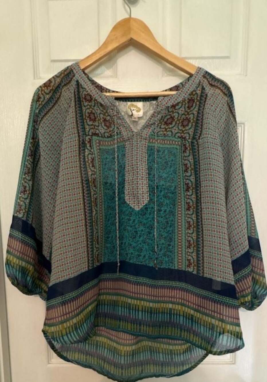 EUC Fig and Flower Women's Boho Mixed Print Sheer Blouse w/ Lace Detail, medium